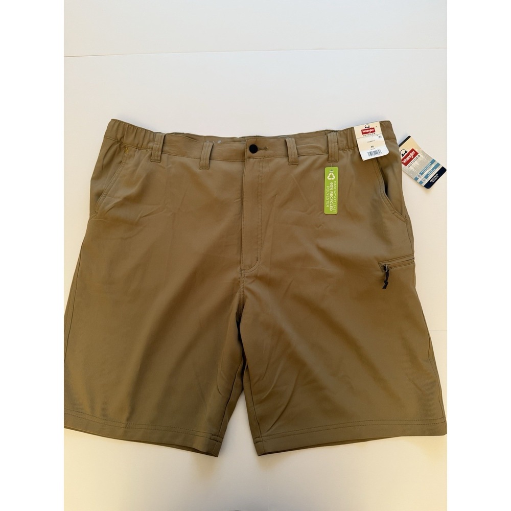 Wrangler Outdoor Men's 46 Khaki Utility Cargo Shorts Relaxed Fit NWT